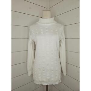 Reba small white turtle neck sweater. Comfy & cute!